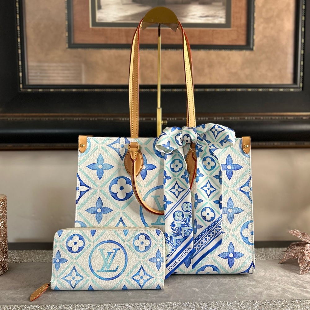 Louis Vuitton By The Pool On The Go MM Tote and Zippy Wallet Lagoon Blue Set - Picture 3 of 16